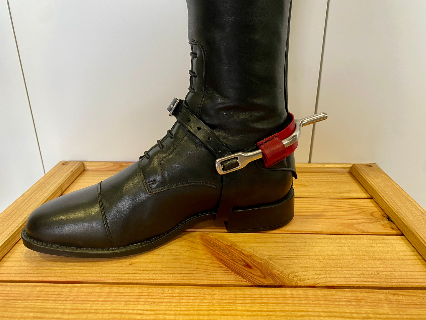 Artisanal - Couvre-éperons en cuir