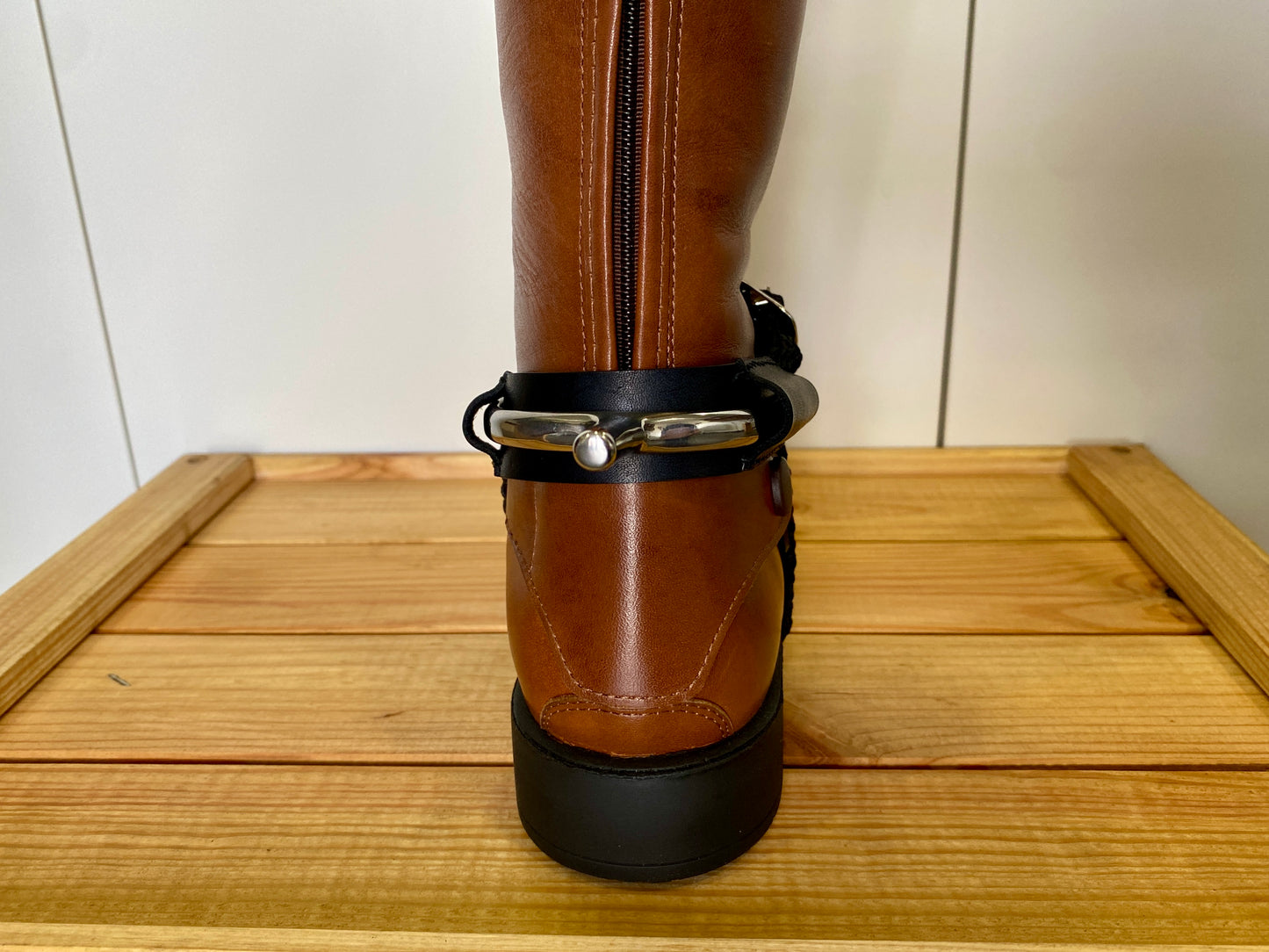 Artisanal - Couvre-éperons en cuir