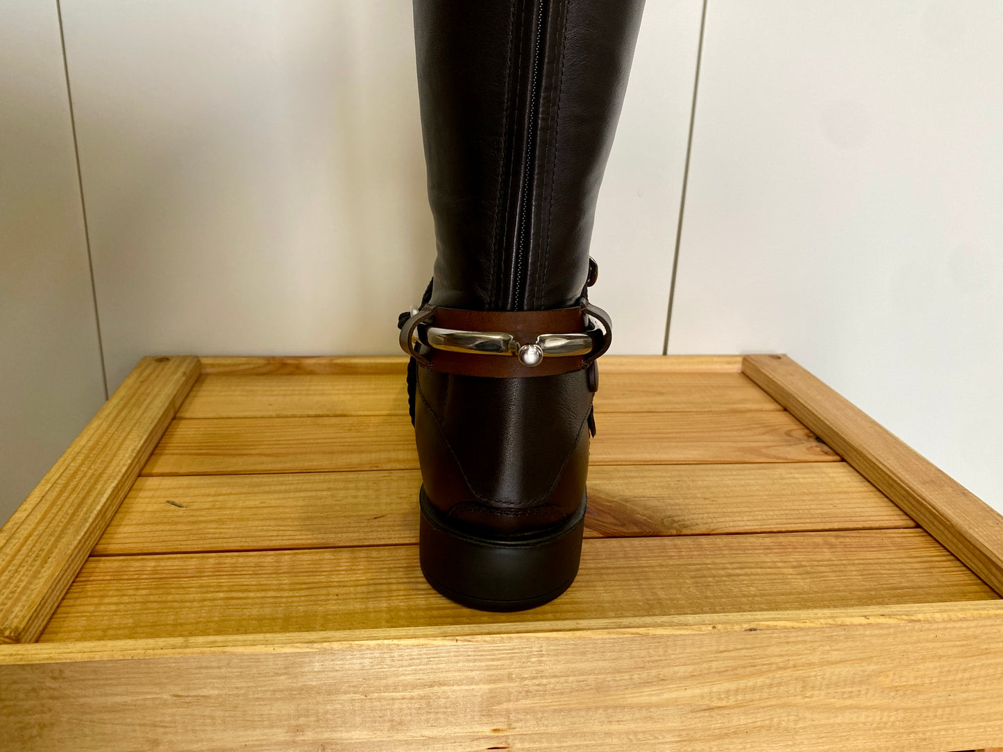Artisanal - Couvre-éperons en cuir