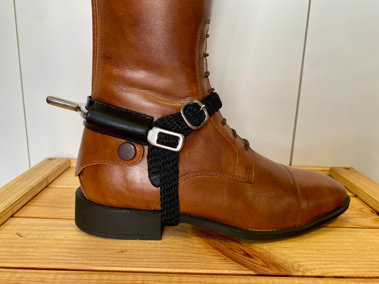 Artisanal - Couvre-éperons en cuir
