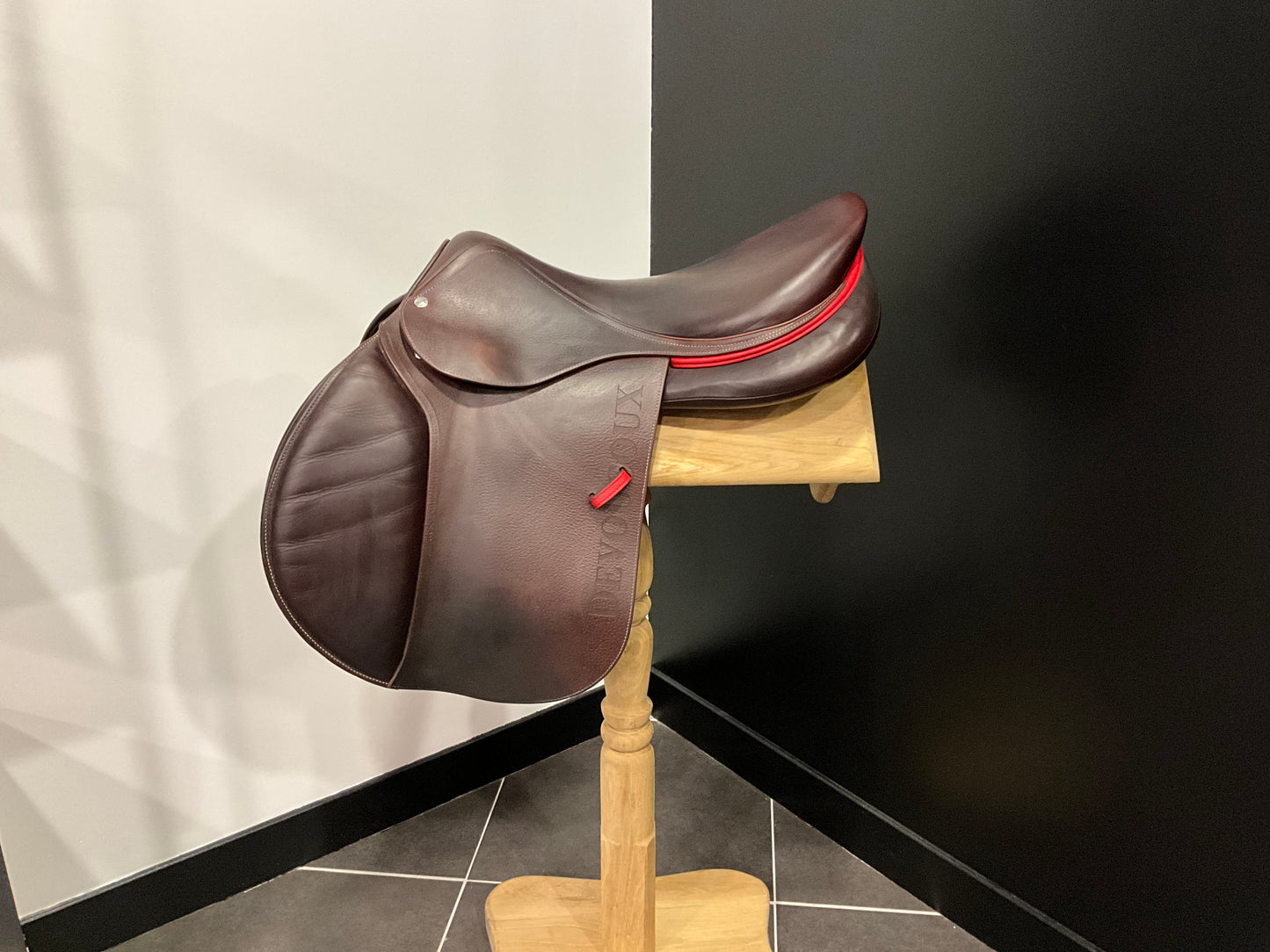 Devoucoux - Selle Biarritz Havane 18"