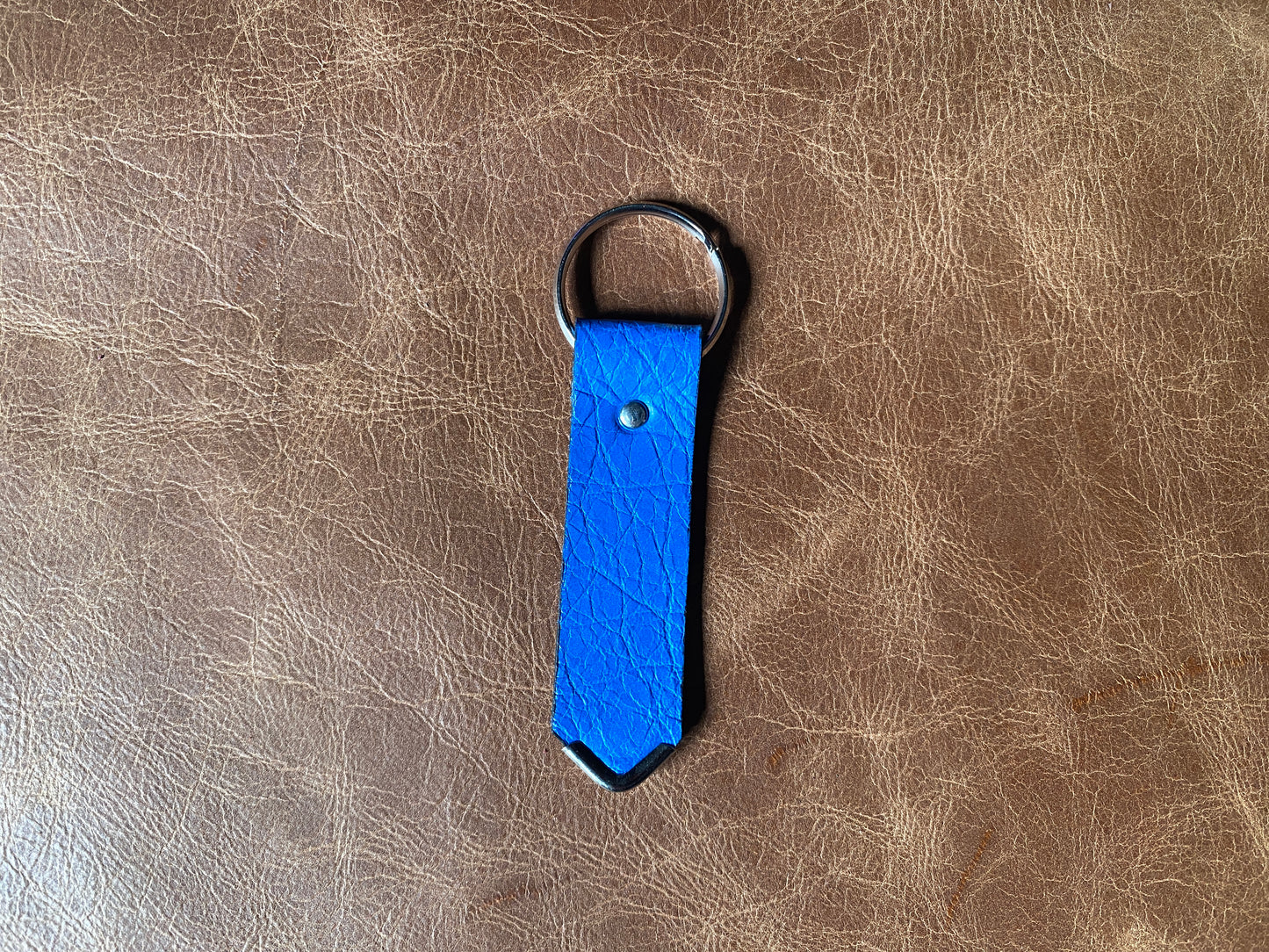 Artisanal - Porte-clé en cuir riveté