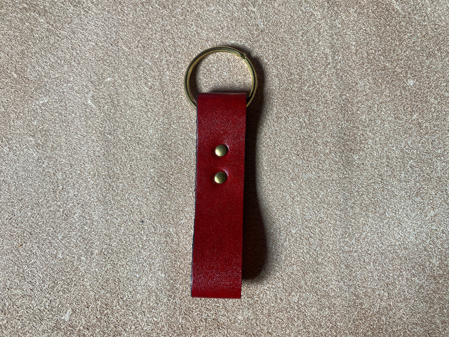 Artisanal - Porte-clé en cuir boucle rivetée