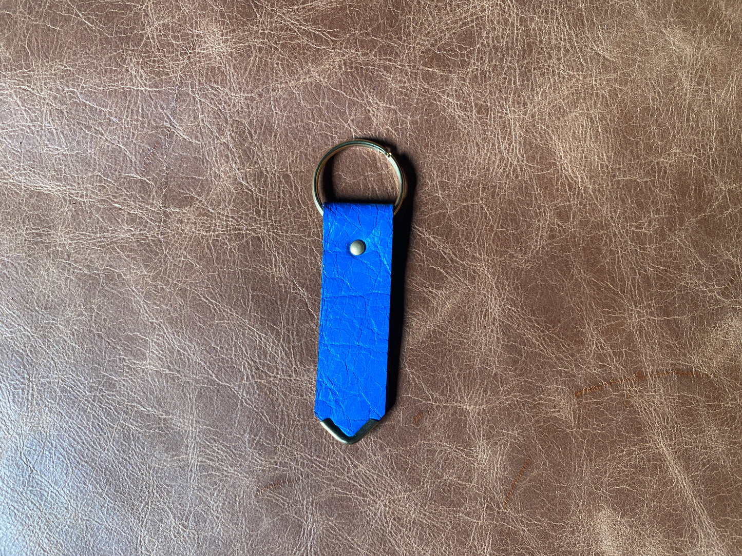 Artisanal - Porte-clé en cuir riveté